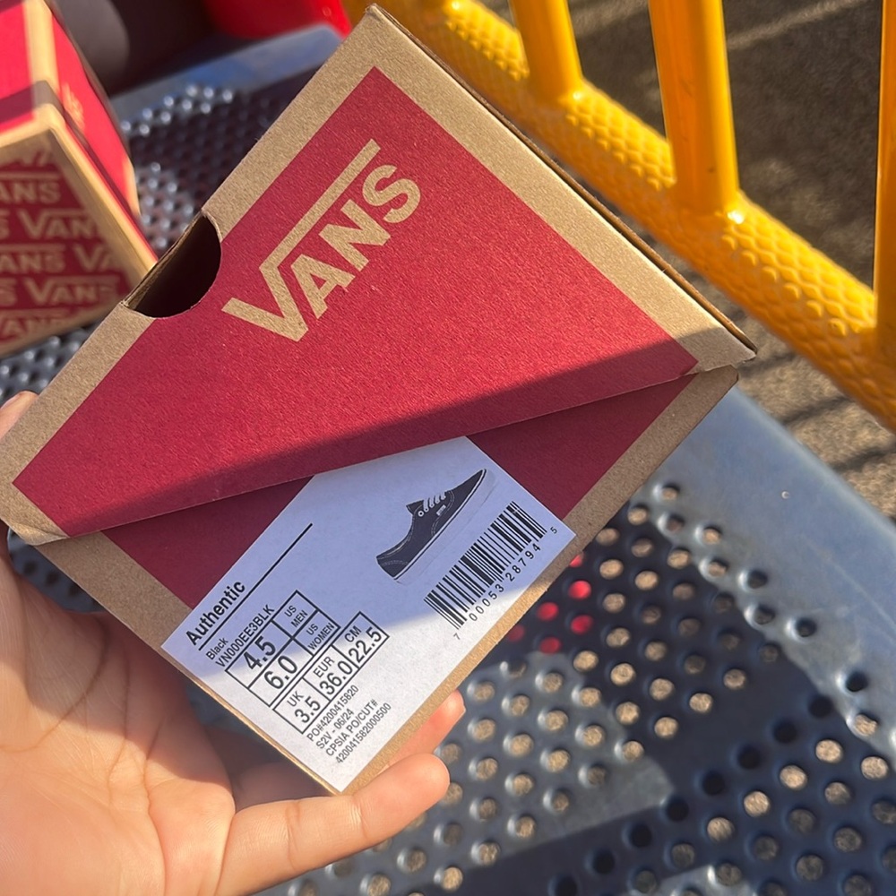 new authentic vans never worn original prize 55$ selling for 40$ with box
